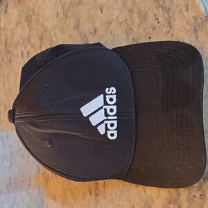 Adidas climalite hat black small/medium fitted